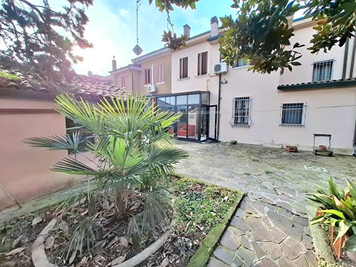 Casa con 10 locali in vendita in Via Ragazzi del ', Rovigo