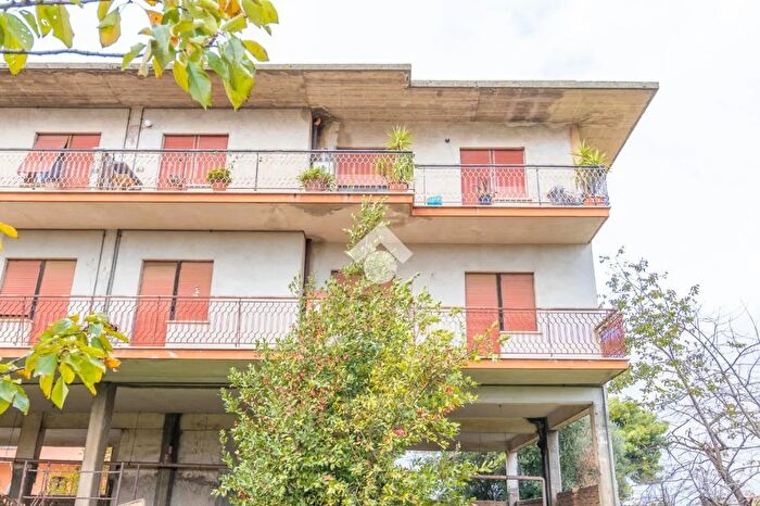 Appartamento quadrilocale in vendita in Via Giosue Carducci, Zagarolo