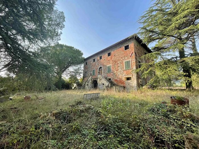 Casa con 19 locali in vendita in Via XXIV Maggio Buggiano, Buggiano