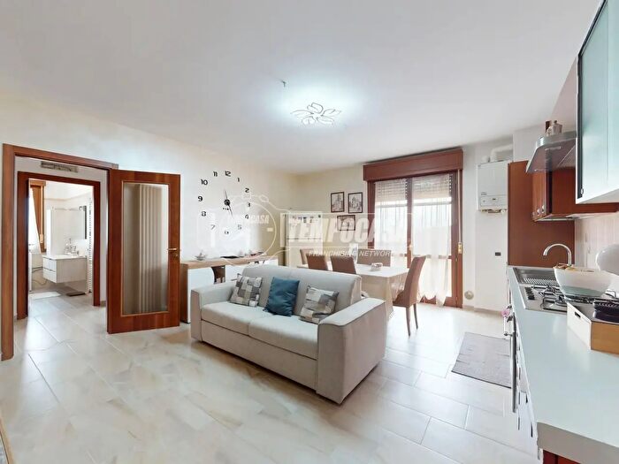 Appartamento trilocale in vendita in Via Vivaldi, Moglia