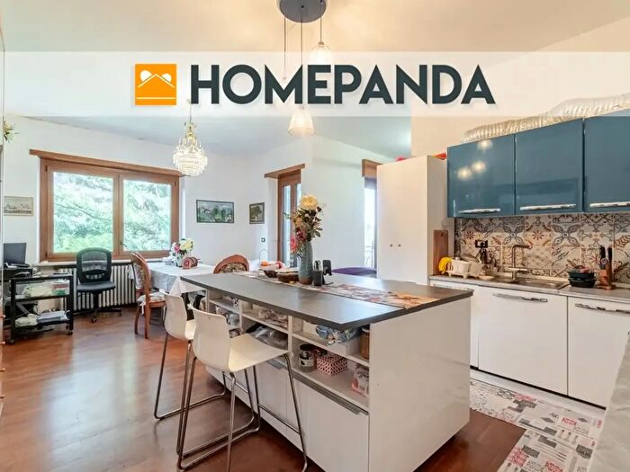 Casa con 6 locali in vendita in Corso Chieri, Torino