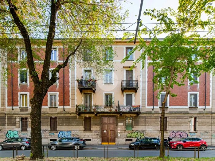 Appartamento trilocale in vendita in Via Mac Mahon, Milano