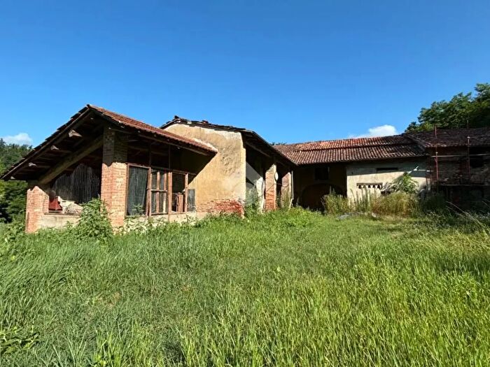 Casa con 10 locali in vendita in Via Case Sparse, Bruno