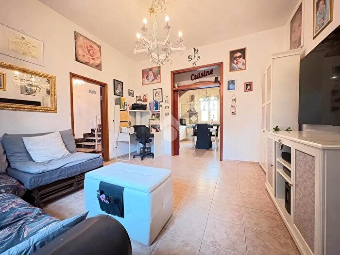 Appartamento con 8 locali in vendita in Via Piangipane, Ravenna