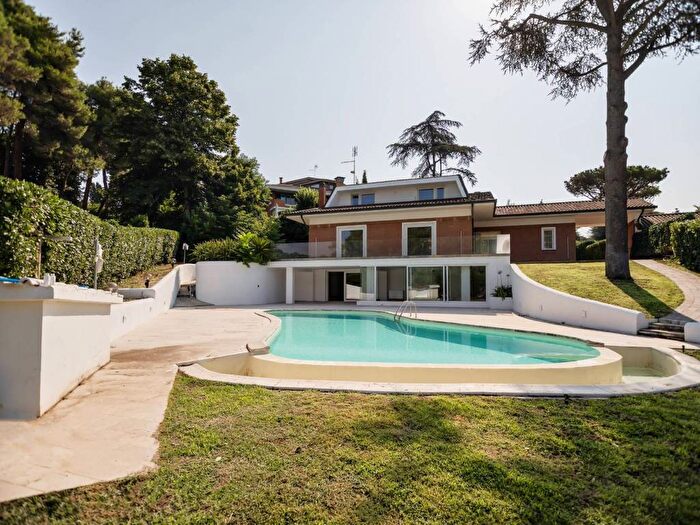Casa con 6 locali in affitto in Via della Nocetta, Pisana Bravetta, Roma