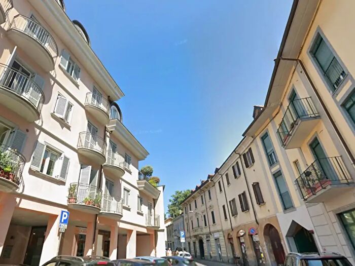 Appartamento trilocale in affitto in Via Alessandro Volta, Gallarate