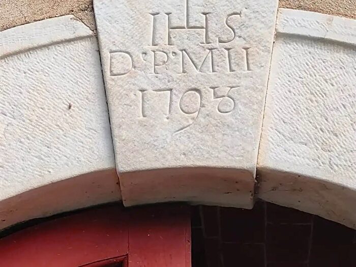 Casa con 15 locali in vendita in Seravezza