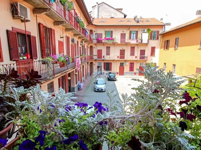 Appartamento bilocale in affitto in Via Oroboni, Milano