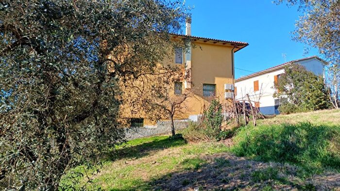 Casa con 7 locali in vendita in Santa Maria A Monte