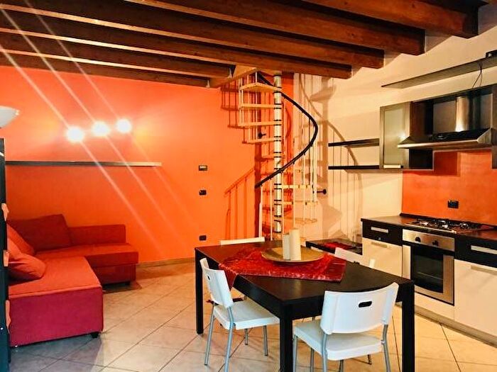 Casa bilocale in affitto in Via Zeveto, Centro, Chiari