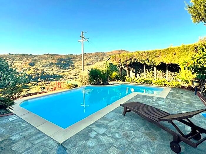 Casa in vendita in Strada Colla, Imperia
