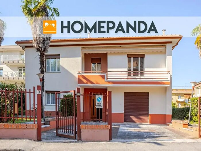 Casa con 8 locali in vendita in Via Cupetta, Jesi