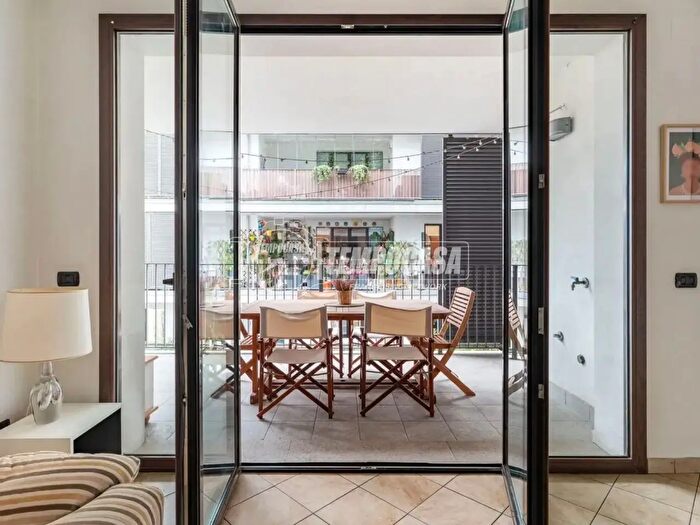 Appartamento trilocale in vendita in Viale Monte Ceneri, Milano
