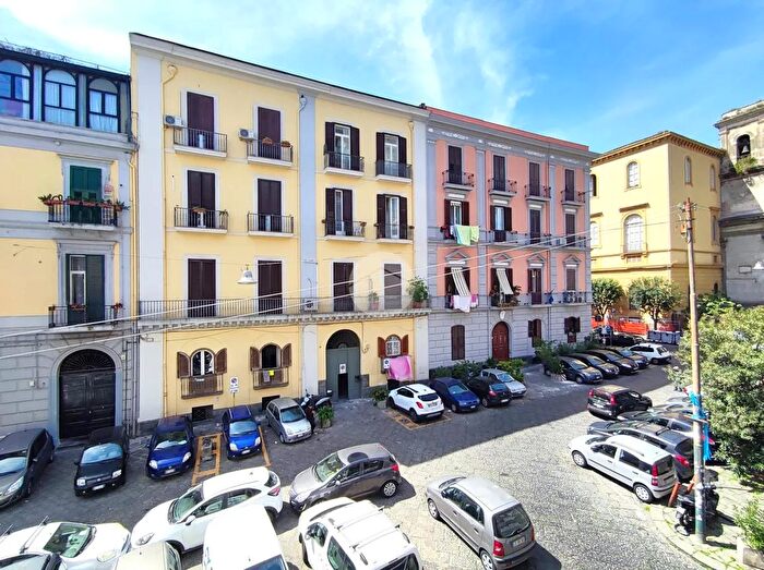 Appartamento quadrilocale in vendita in Piazza Gesù E Maria, Napoli