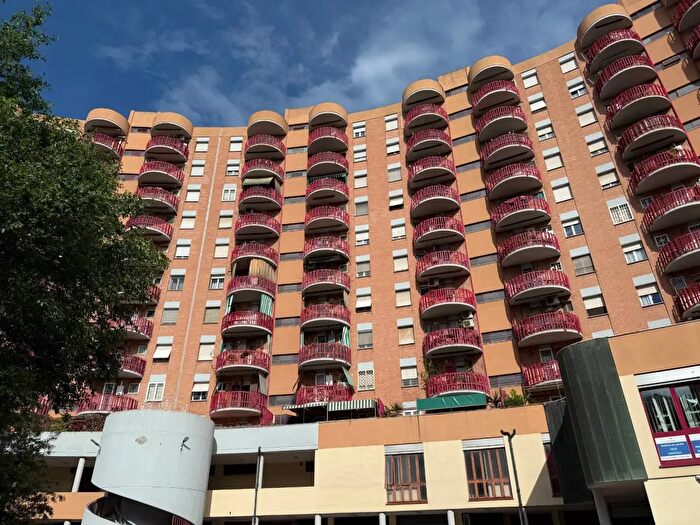 Appartamento trilocale in vendita in Viale Palmiro Togliatti, Roma