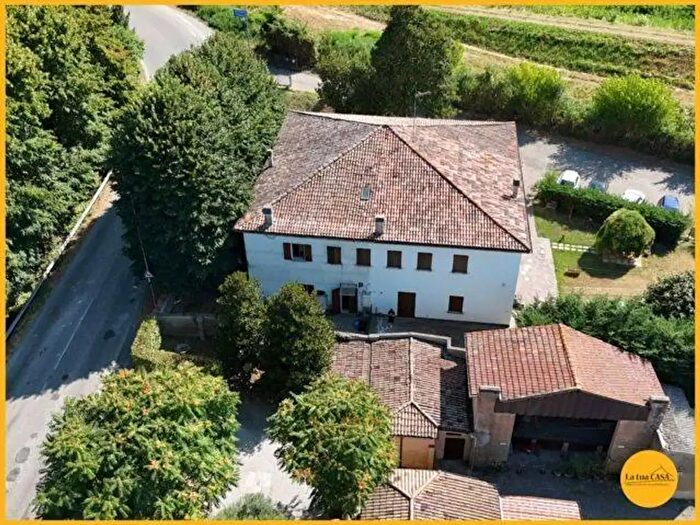 Casa con 6 locali in vendita in Via Fascinata, Molinella