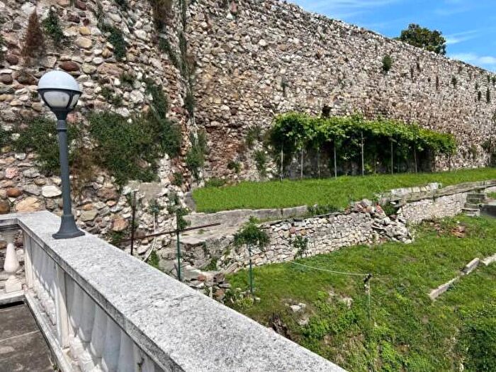 Appartamento trilocale in vendita in Via Rivali di Sotto, Desenzano Del Garda