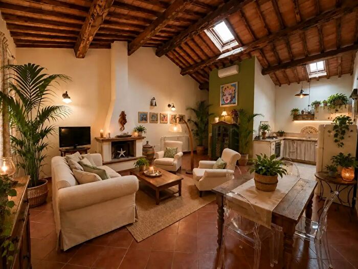 Appartamento con 5 locali in vendita in Corso Italia, Orbetello