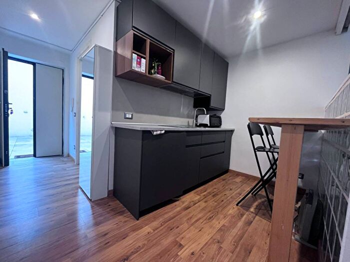 Appartamento monolocale in affitto in Via Marco Polo, Porta Nuova, Milano