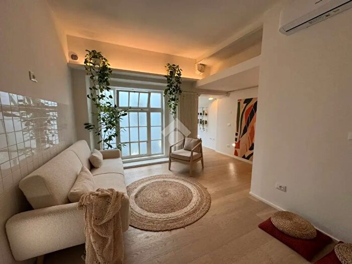 Appartamento quadrilocale in vendita in Via Zambonate, Bergamo