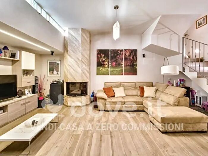 Casa con 5 locali in vendita in Via Tevere, Matera