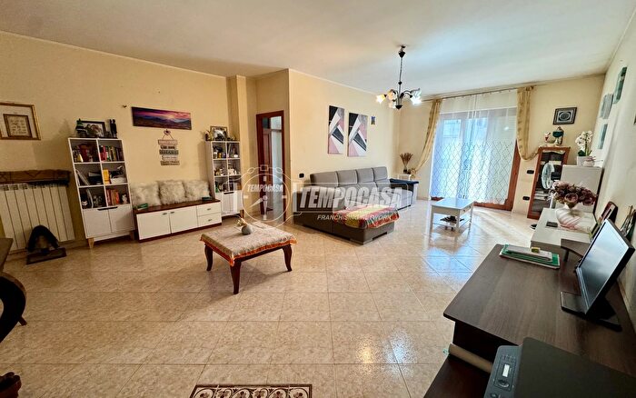 Appartamento quadrilocale in vendita in Via Vitruvio, Trentola Ducenta