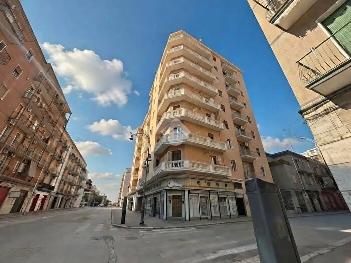 Appartamento trilocale in vendita in Via Vincenzo Acquaviva, Foggia