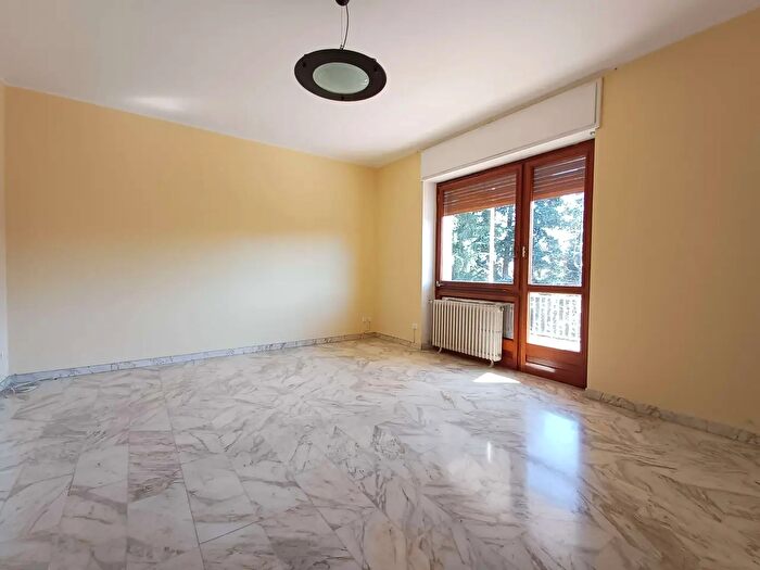 Appartamento con 5 locali in affitto in Via Cesare Battisti, Cirie