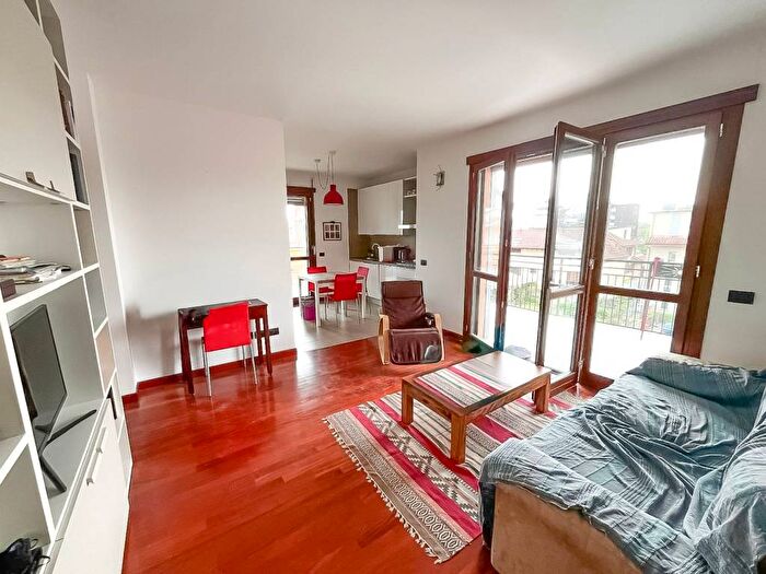 Appartamento trilocale in affitto in Via Vittorio Alfieri, Centro, Settimo Milanese