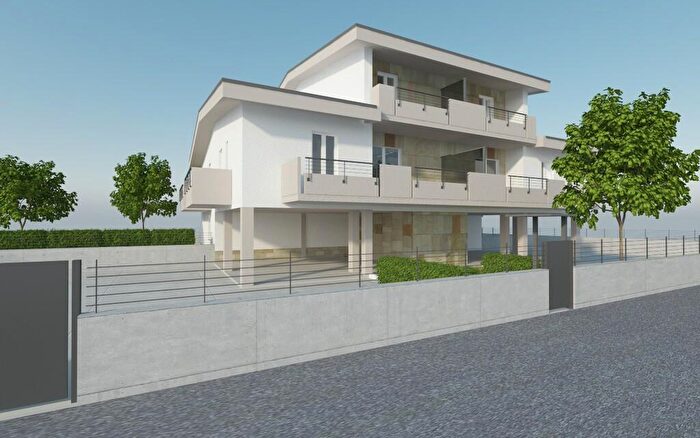 Appartamento trilocale in vendita in Montenero Di Bisaccia