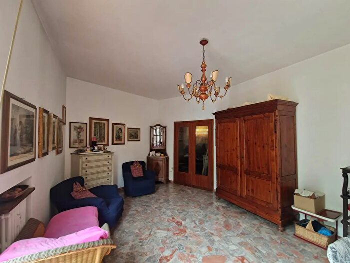 Appartamento con 5 locali in vendita in Via Dosio, Firenze