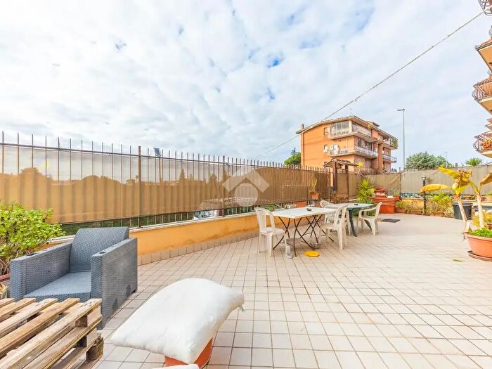 Appartamento bilocale in affitto in Via Publio Elio, Roma