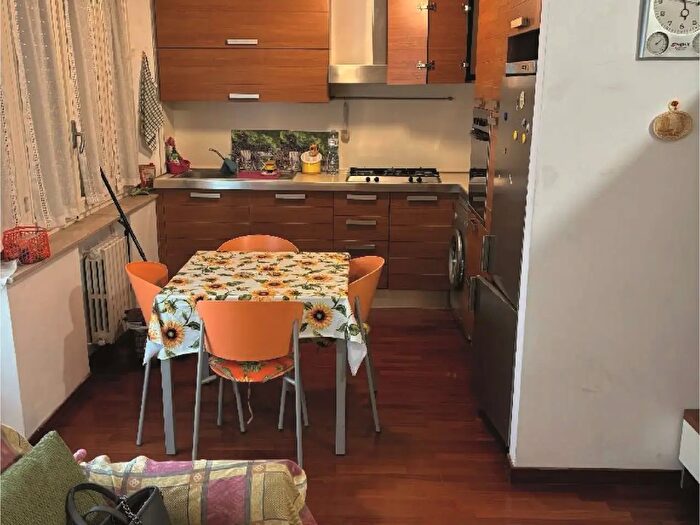 Appartamento bilocale in vendita in Via Asiago, Ancona