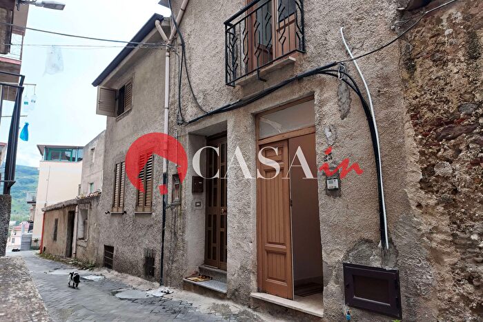 Appartamento quadrilocale in vendita in Via Chiasso, Militello Rosmarino