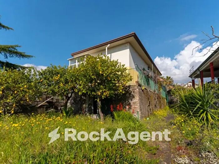 Casa trilocale in vendita in Via Tremonti, Pedara