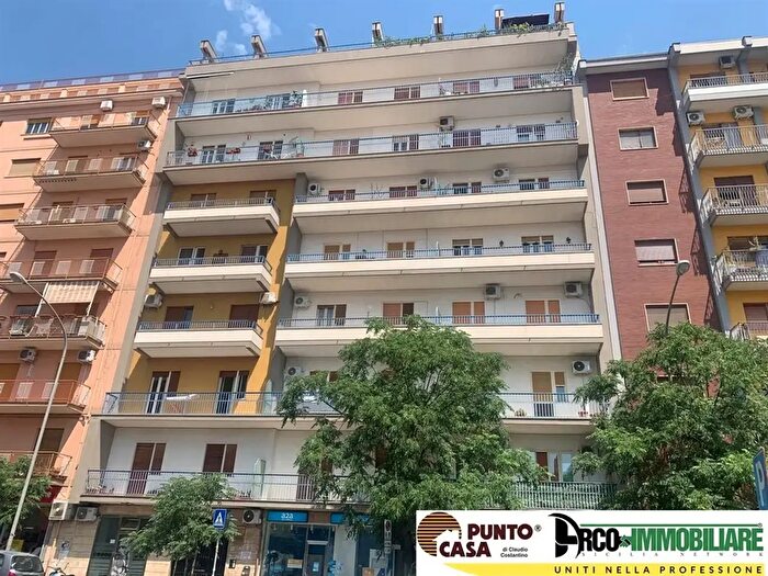 Appartamento con 5 locali in vendita in Corso Calatafimi, Palermo