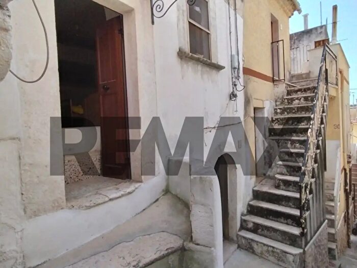 Casa quadrilocale in vendita in Via Famiglia Marchetti, Ischitella