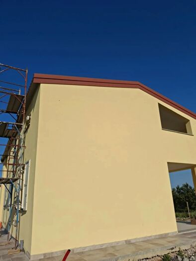 Casa con 6 locali in vendita in Medesano