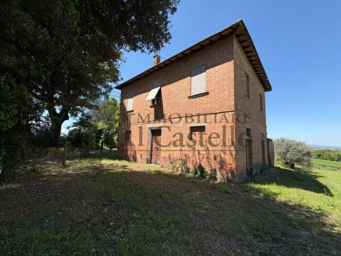 Casa con 6 locali in vendita in Località Cozzano, Castiglione Del Lago