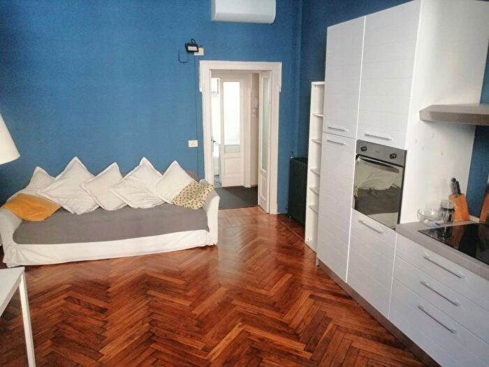 Appartamento trilocale in affitto in Via Carlo Poma, Indipendenza, Milano