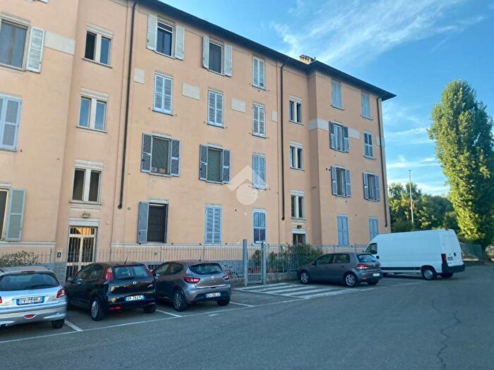 Appartamento trilocale in affitto in Viale Sicilia, San Pietro, Pavia