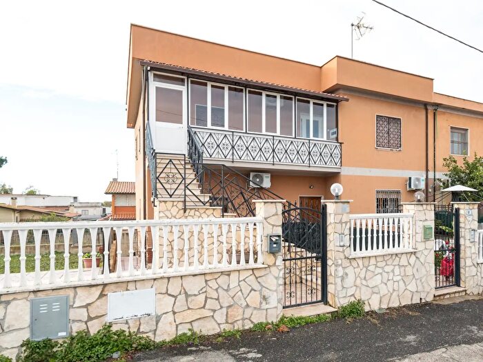 Appartamento quadrilocale in vendita in Via Terni, Ardea