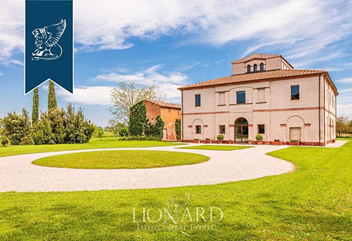 Casa con 5 locali in vendita in Montepulciano