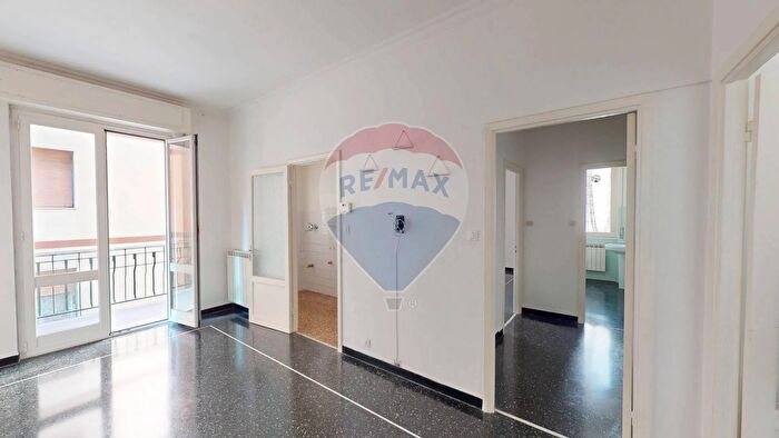 Appartamento con 5 locali in vendita in Via a De Gasperi, Campomorone