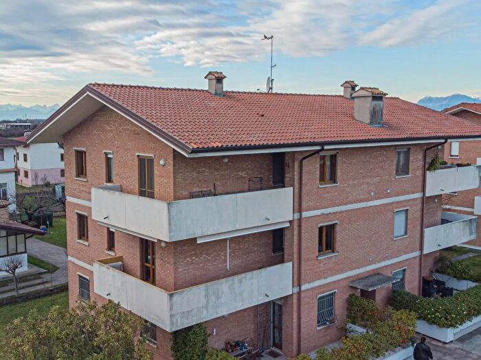 Appartamento con 5 locali in vendita in Via I Nievo a, Pasian Di Prato