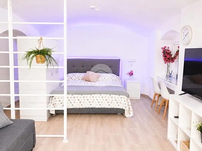 Appartamento monolocale in vendita in Via Taranto, Roma
