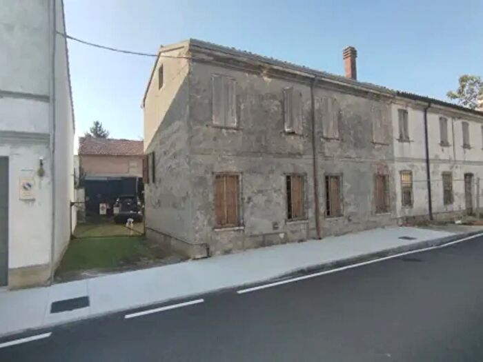 Casa con 6 locali in vendita in Via Novembre, Quistello