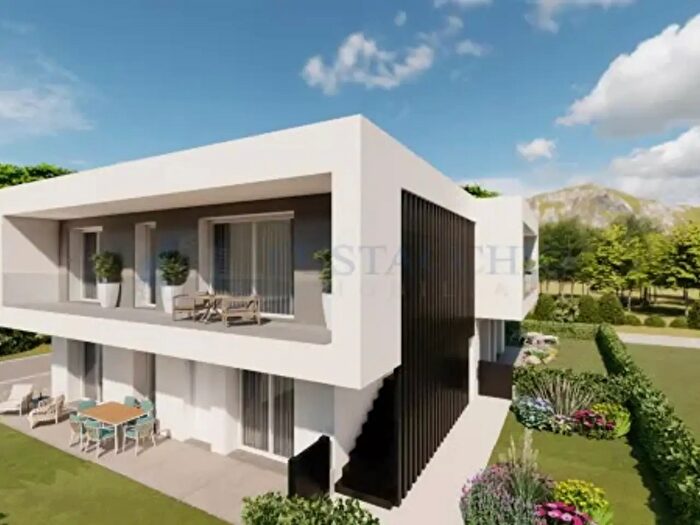Appartamento trilocale in vendita in Calcinate