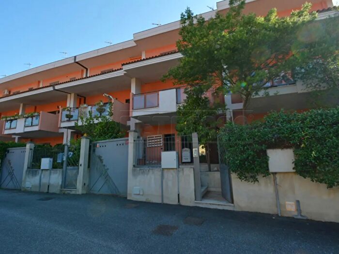 Casa quadrilocale in affitto in Via Torrente Sanlicandro, Messina
