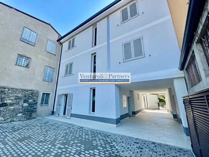 Appartamento trilocale in vendita in Via Navezzo, Castelli Calepio